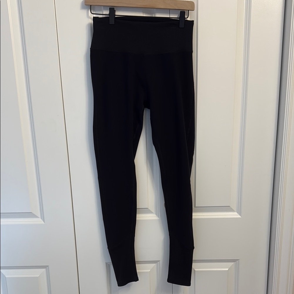 Women’s Alo Yoga High-Waist Alosoft Lounge Legging, size Large black